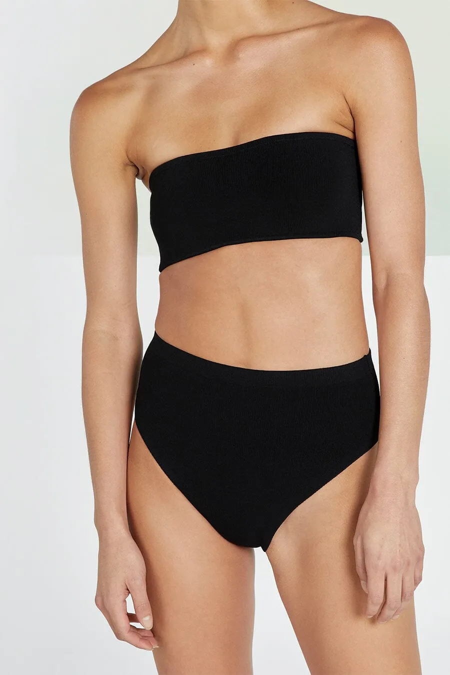 BASE BLACK BANDEAU TOP