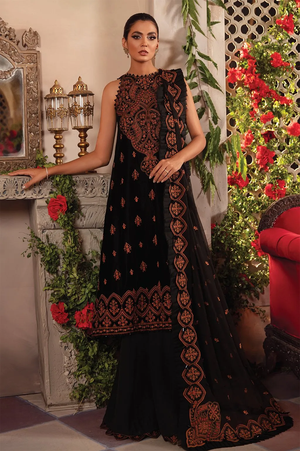 Black Salwar Kameez by Pakistani Designer 2021 #PF190