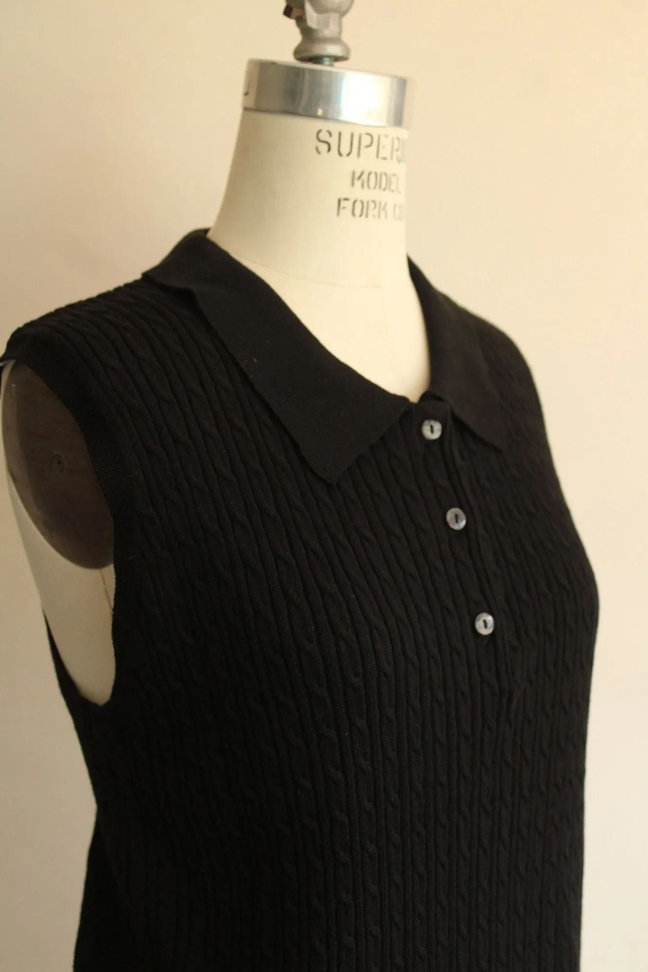 Vintage 2000s NWT Mervyn's Black Sleeveless Knit Top with Buttons